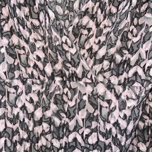 J.Jill Mesh Surplice Pink & Gray Marble Print Top || SZ Large - Picture 10 of 10